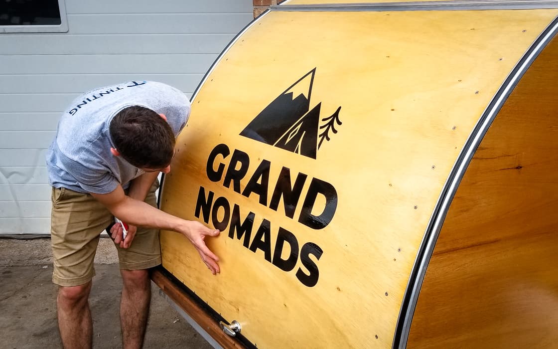Vinyl Lettering: Transform Any Surface Into a Business Promotion Tool