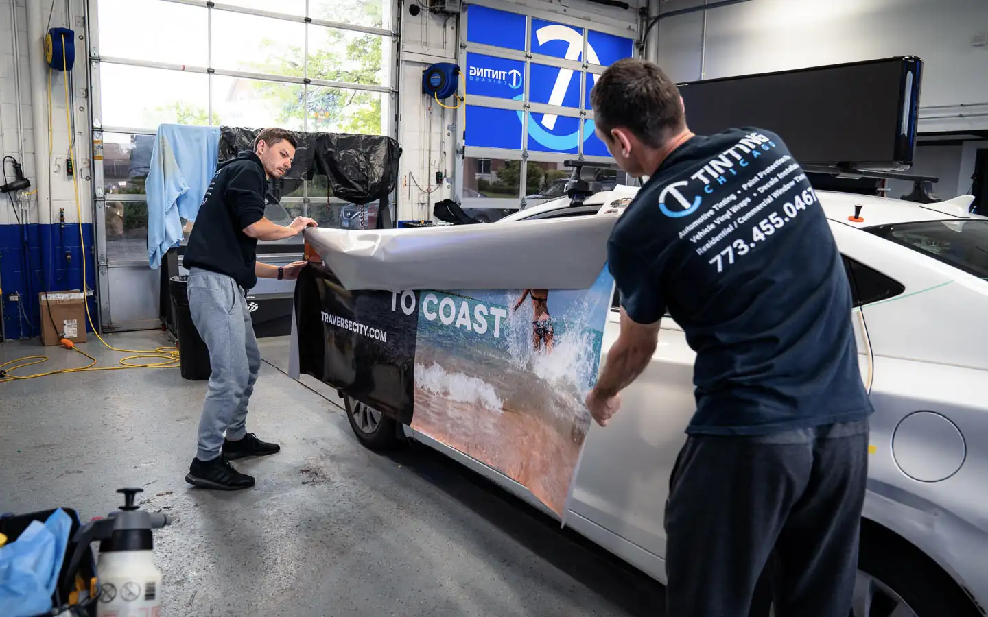 Install Custom Car Vinyl Graphics: Transform Your Vehicle in a Day!